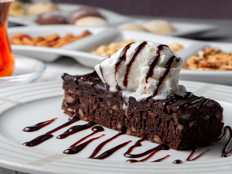 Sizzling Brownie (Brownie with Vanilla Ice-Cream with Hot chocolate)